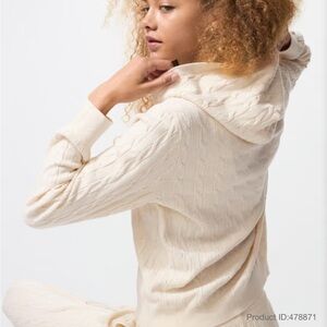 Uniqlo Cream Cable Knit Sweater